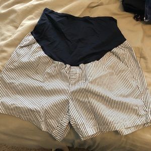 Maternity shorts